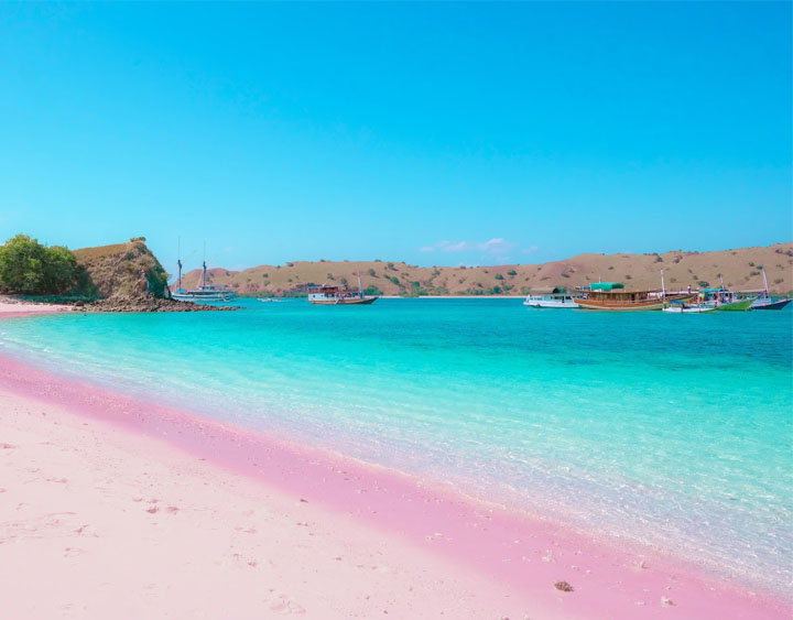 Pantai Merah (Pink Beach)
